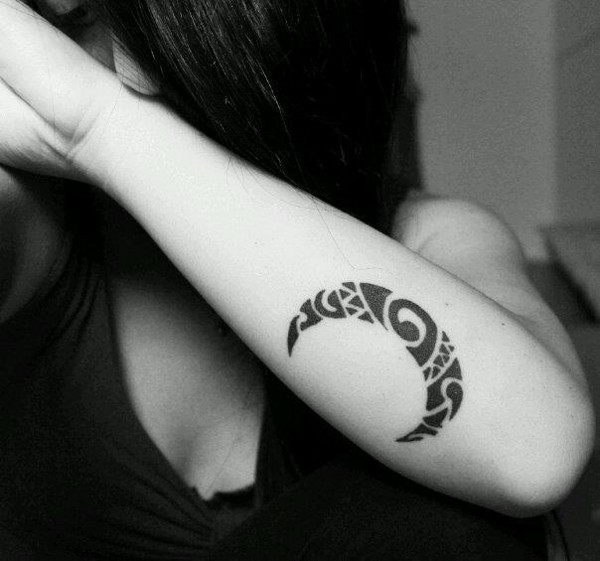 Alessandra - Maori moon tattoo