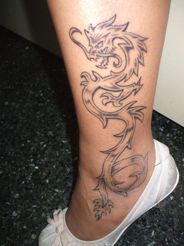 Ana - Dragon tattoo