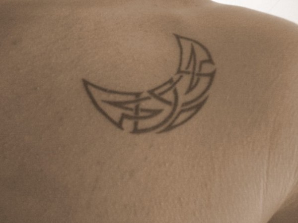 Antonio - Celtic moon tattoo