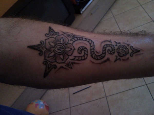 Giuliano - Aztec flower tattoo photo