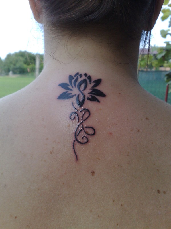 Ombretta - Lotus flower tattoo