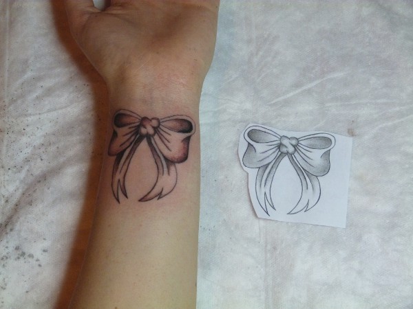 Stefania - Bow tattoo