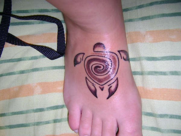 Giulia - Spiral turtle tattoo photo